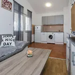 Wenig Apartman *